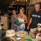 Estande recebe visita de muitos turista que ficam encantados com os produtosap